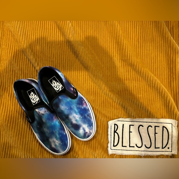 US 7 Women’s Galaxy Slip on Vans - Picture 2 of 7